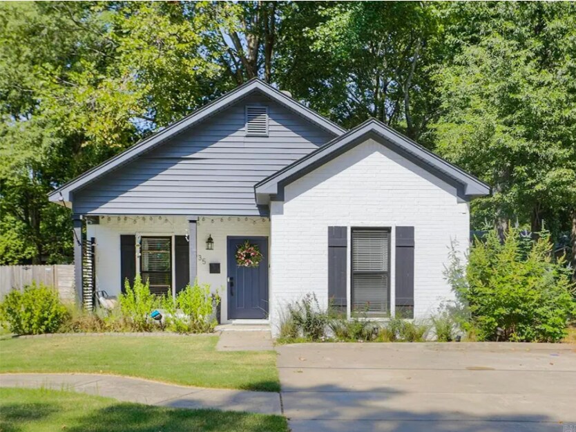 Primary Photo - 535 Davis St