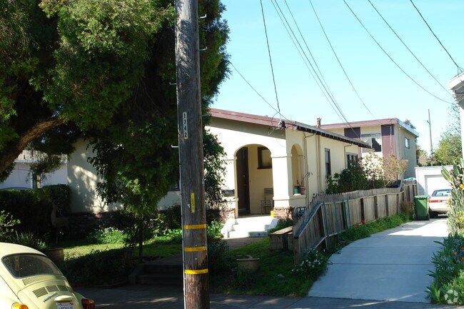 Building Photo - 2224 Jefferson Ave
