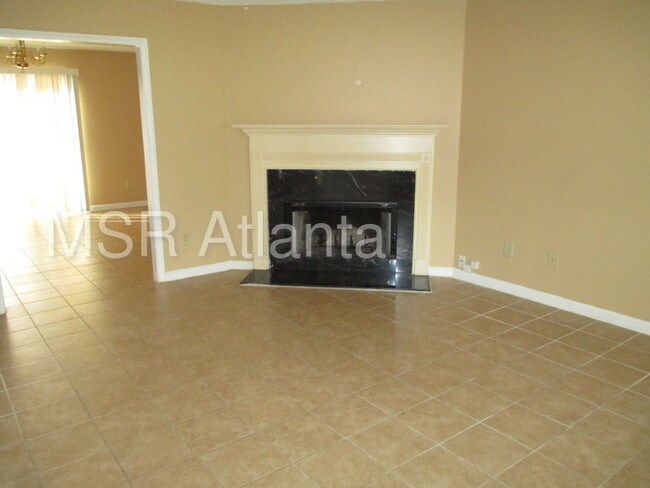 Building Photo - 6455 Thompson Dr