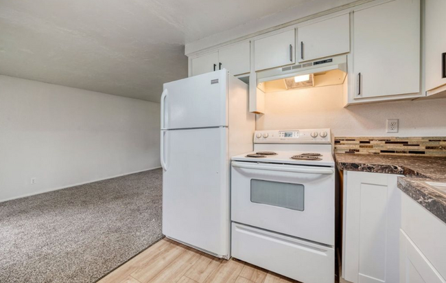 Building Photo - 522 River Loop 2