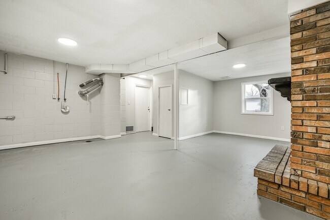 Foto del edificio - Check out this beautiful and spacious home.  Located in Irvington with access to Warren Twp schools.