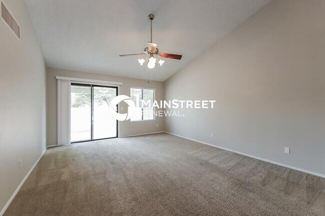 Foto del edificio - 3 Bedroom Pet-Friendly Home in TUCSON, AZ with Main Street Renewal