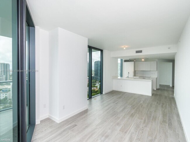 Foto del edificio - 2 br, 2 bath Condo - 501 NE 31st St Luxury...