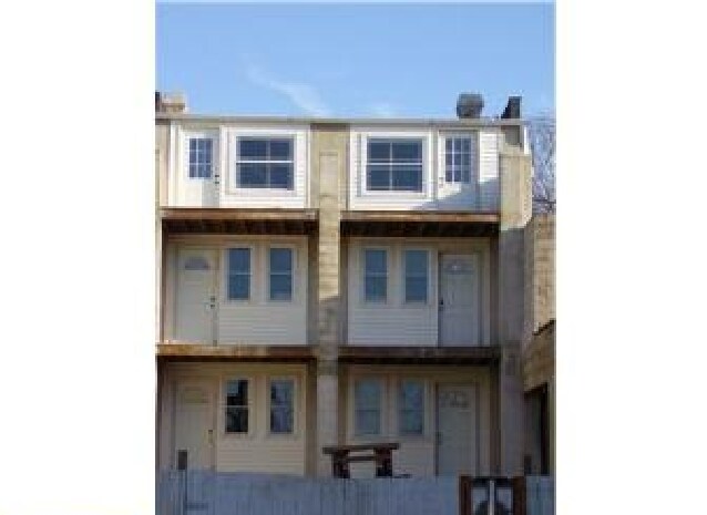 Building Photo - 1324-1326 Unity St