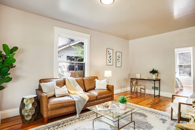 Foto del edificio - 1834 8th Ave
