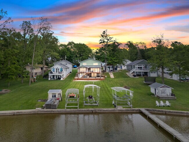 Foto del edificio - 2083 Chapman Lake Dr