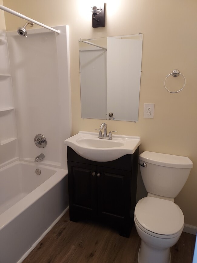 new bathroom - 6043 Romaine St - Off Market