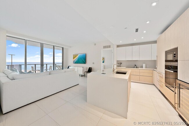 Foto del edificio - 3100 N Ocean Dr