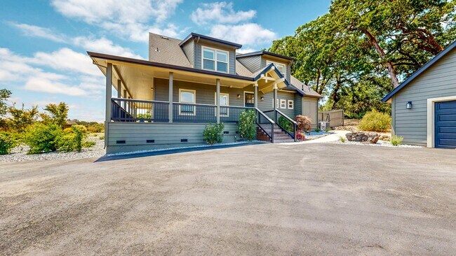 Building Photo - 9901 Old Camp Ln