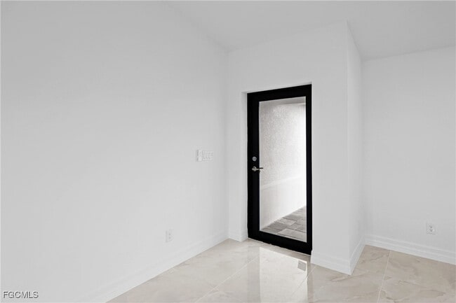 Foto del edificio - 927 NE 32nd Terrace