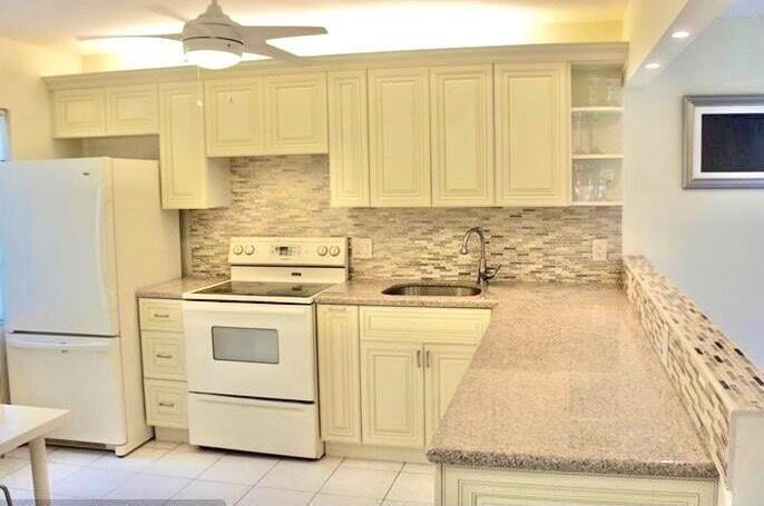 Primary Photo - 8535 Casa Del Lago