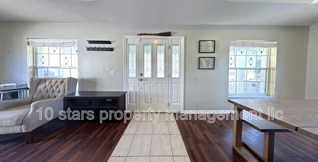 Foto del edificio - 9708 N Oregon Ave