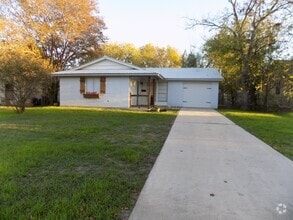 Building Photo - 404 Nell Deane Blvd
