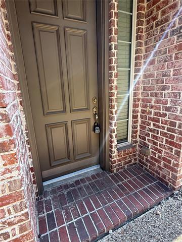 Primary Photo - 2415 Greymore