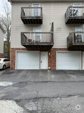 Building Photo - 2305 S Greenwood Dr