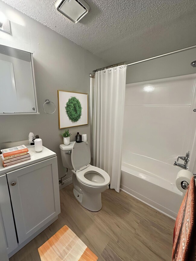 Building Photo - 308 Lewis Ave