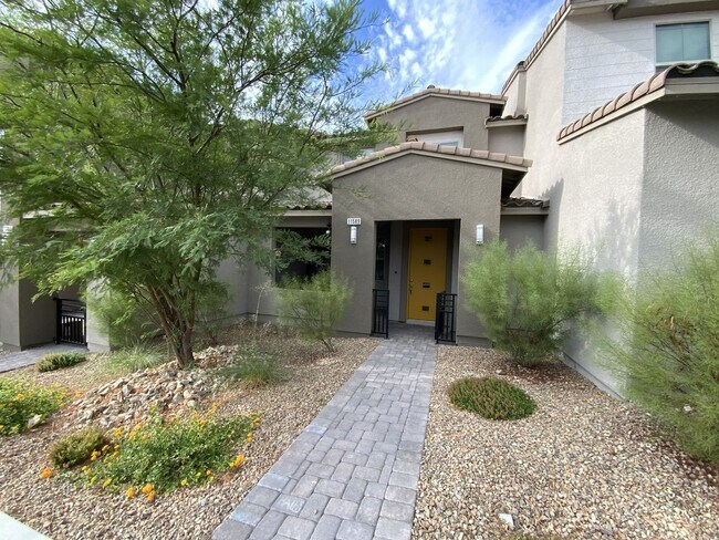 Foto del edificio - Townhouse in Summerlin North