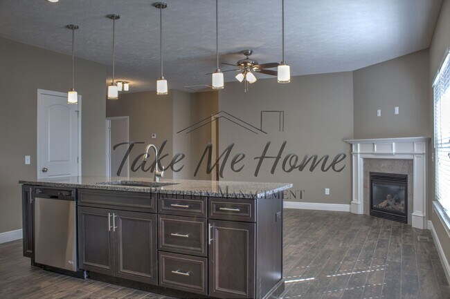 Building Photo - Springfield Schools with Strafford Address!