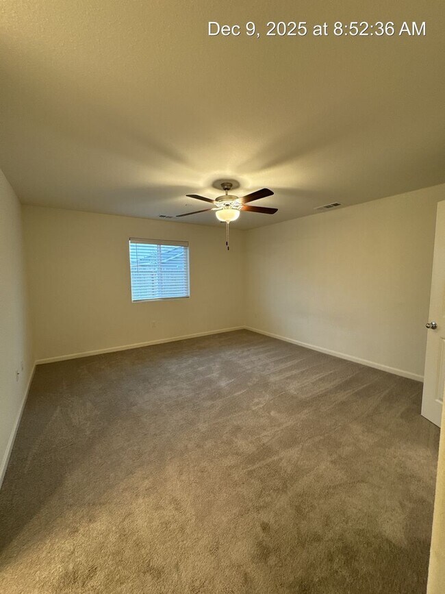 Building Photo - Beautiful 4 Bedroom Home Rent Ready!