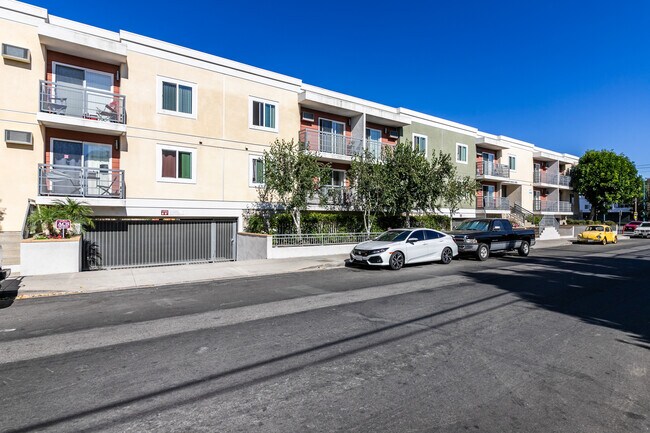 Building Photo - 5161 Riverton Ave