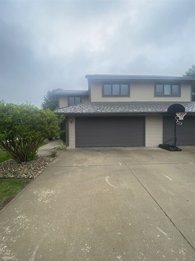 1406 S 16th St, Goshen, IN 46526 Townhome Rentals in Goshen IN