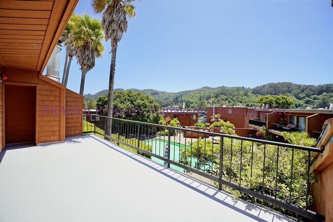 Foto del edificio - "Charming 1-Bed Condo Retreat in the Heart...