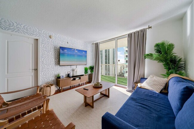 Foto del edificio - 1 SE 12th St