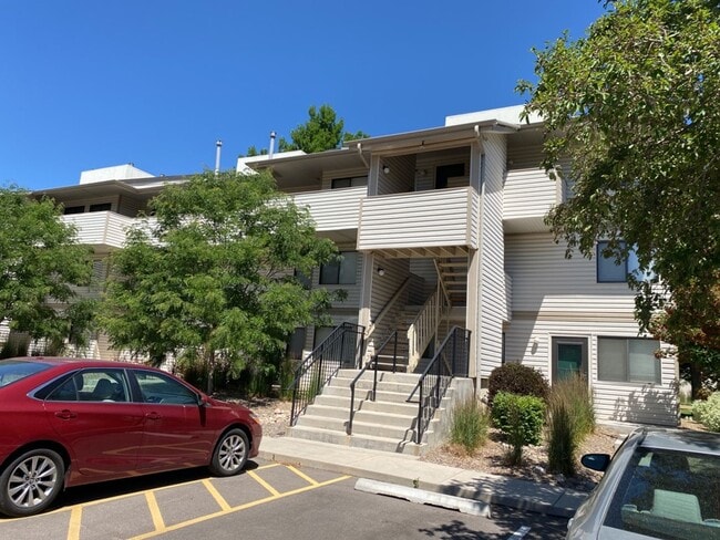 Building Photo - 1705 Heatheridge Rd