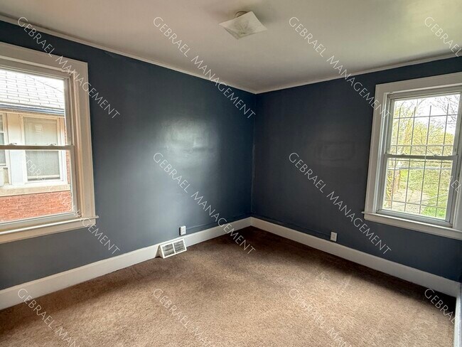 Building Photo - 5151-5151 S Martindale St