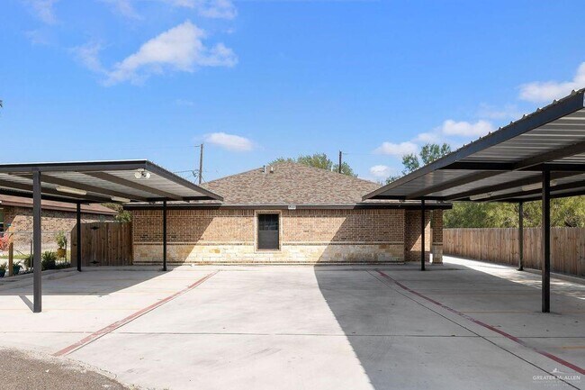 Building Photo - 2118 Earth Ln