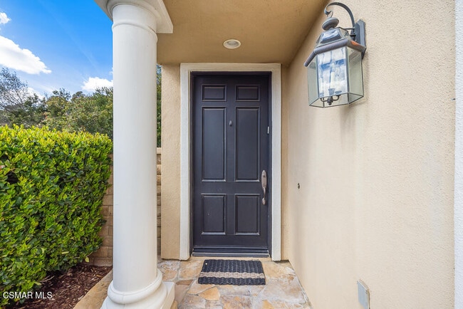 Foto del edificio - 6103 Deerhill Rd