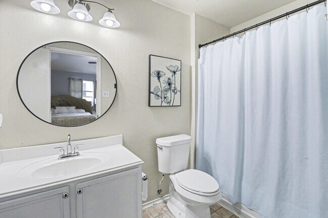 Foto del edificio - 2910 Meiko Dr