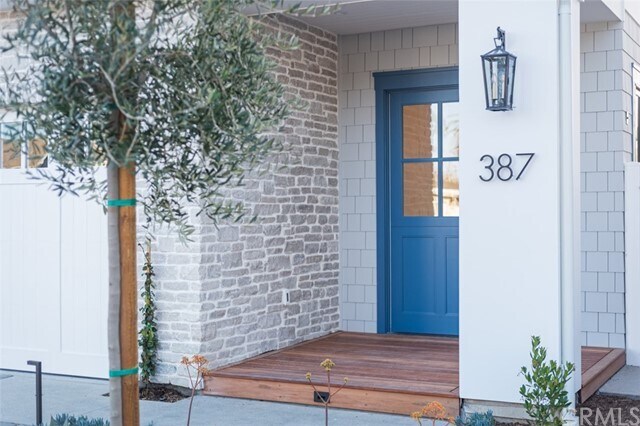 Building Photo - 387 La Perle Pl