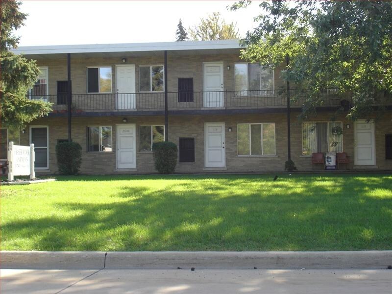 Fraser Manor Apartments in Fraser, MI