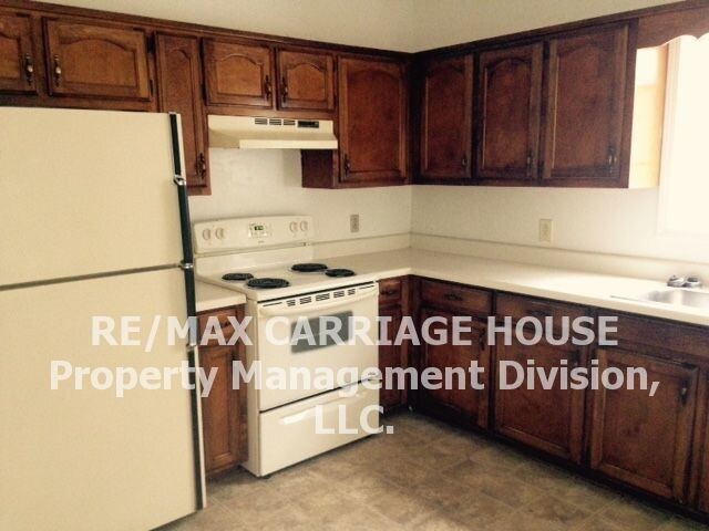 Building Photo - 4065  Calumet Dr