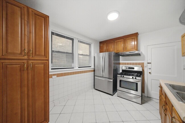 Foto del edificio - 2448 N Keeler Ave