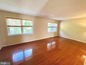 Building Photo - 8124 Larkin Ln