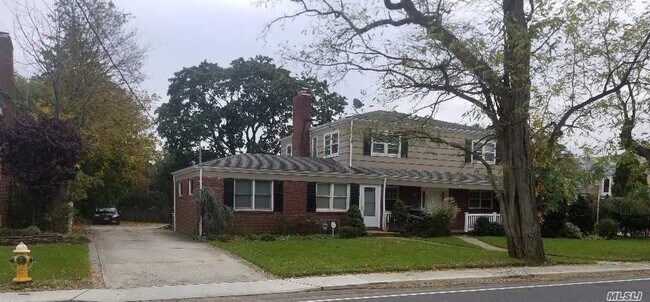 Foto del edificio - 467 Hempstead Ave
