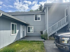Building Photo - 1323 Kalakaket St