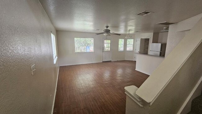 Building Photo - 844-846-846 Sagewood Trail