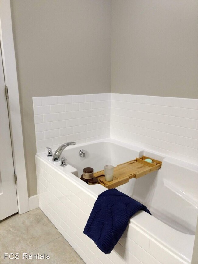 Foto del edificio - 4 br, 3.5 bath House - 783 E Newfield Drive