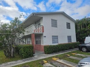 Building Photo - 6012 SW 33rd St