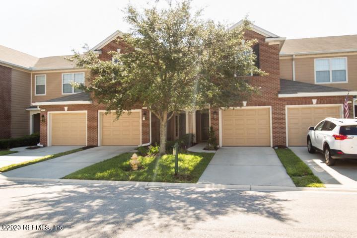 Foto principal - 4243 Highwood Dr
