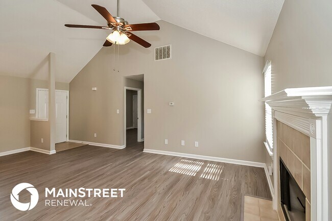 Foto del edificio - 1367 Camrose Ct