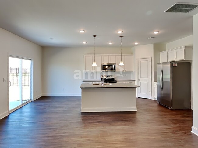 Building Photo - 3750 Blackshear Pl