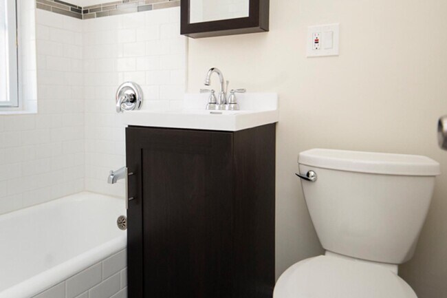 Foto del edificio - 2133 N Dayton St