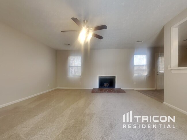 Building Photo - 30 Country Woods Drive Covington GA