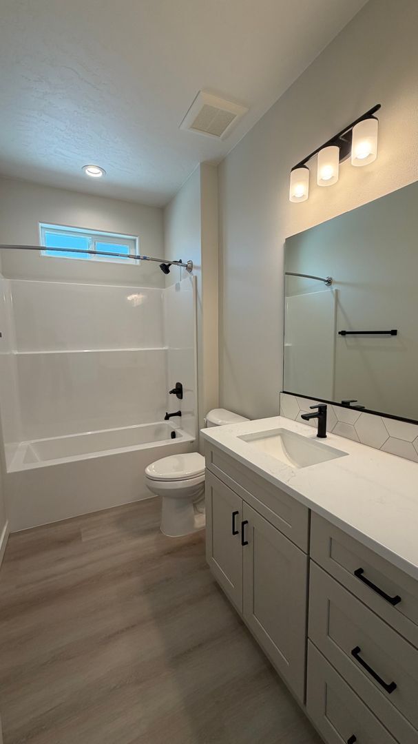 Foto del edificio - New Construction Townhome w/EV Charging, Solar Panels & Supreme Energy Efficiency!