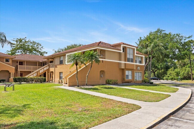 Foto del edificio - 4807 Via Palm Lakes Via