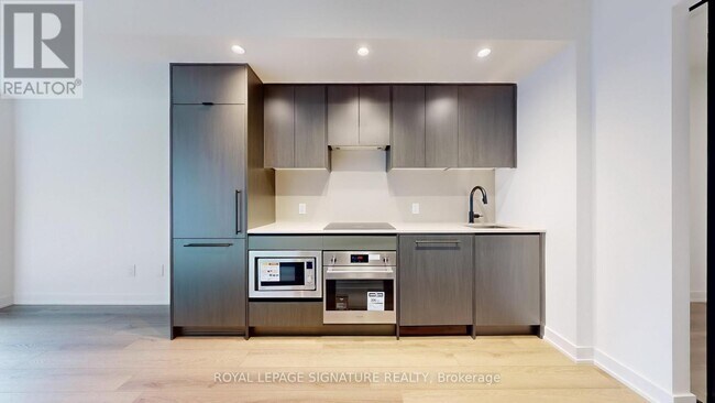 Photo du bâtiment - 5 Lakeview Ave